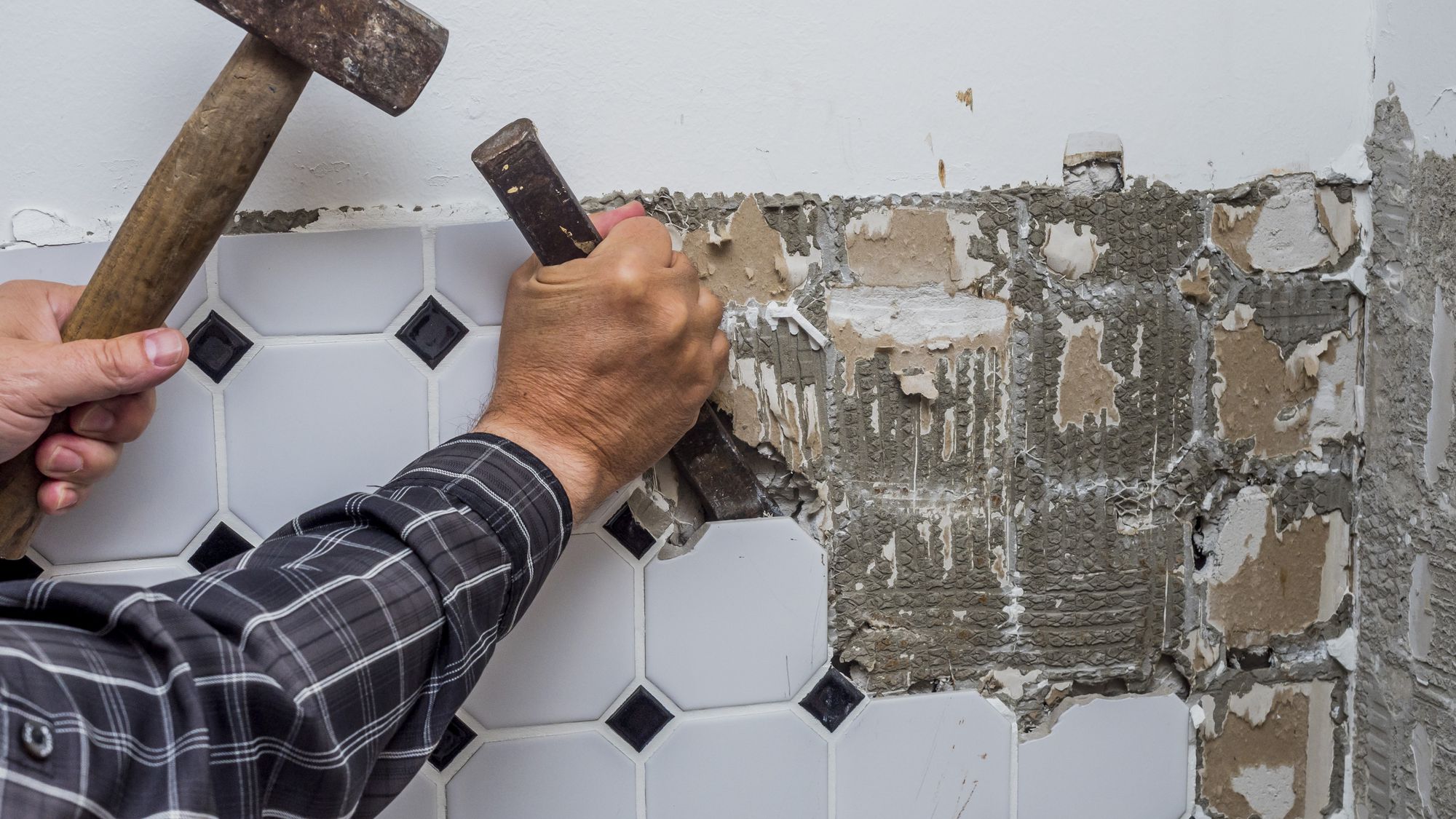 Tile Removal Chicago, IL D&D Tile Removal & Interior Demolition